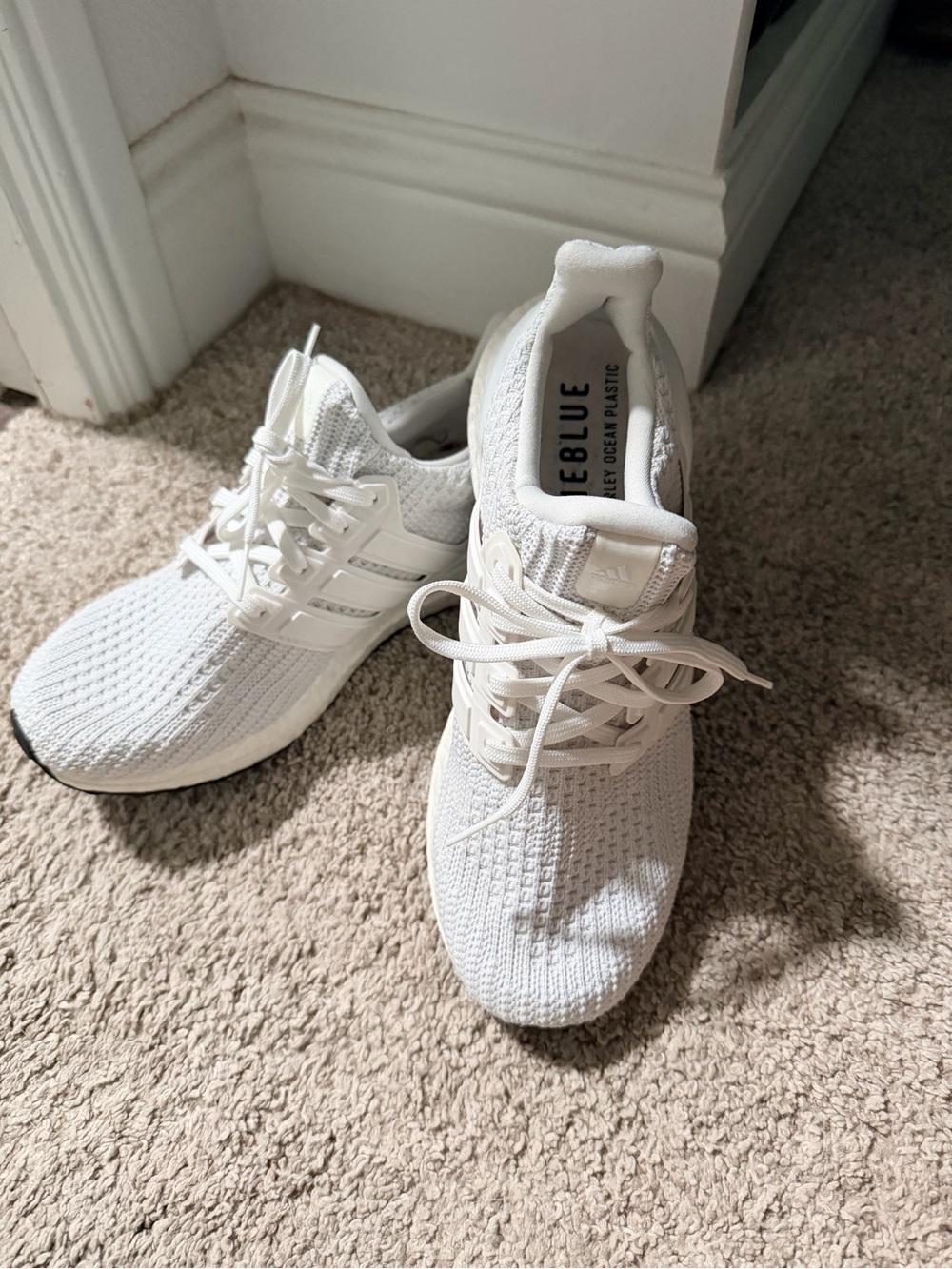 adidas ultra boost White Low-Top Knit Sneakers like new